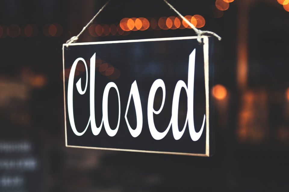 Selective focus photography of closed signage 942304 1